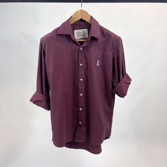 Camisa lisa color vino tinto