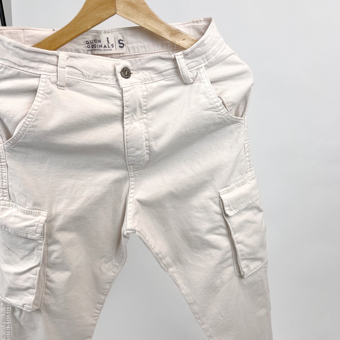 Jean cargo FIT NEW gabardina color arena