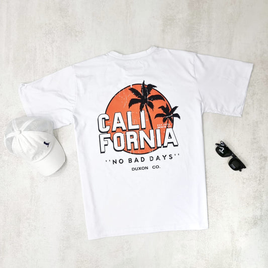 FLASH SALE🔥🔥REMERA DOBLE ESTAMPA "CALIFORNIA" OVERSIZE COLOR BLANCO