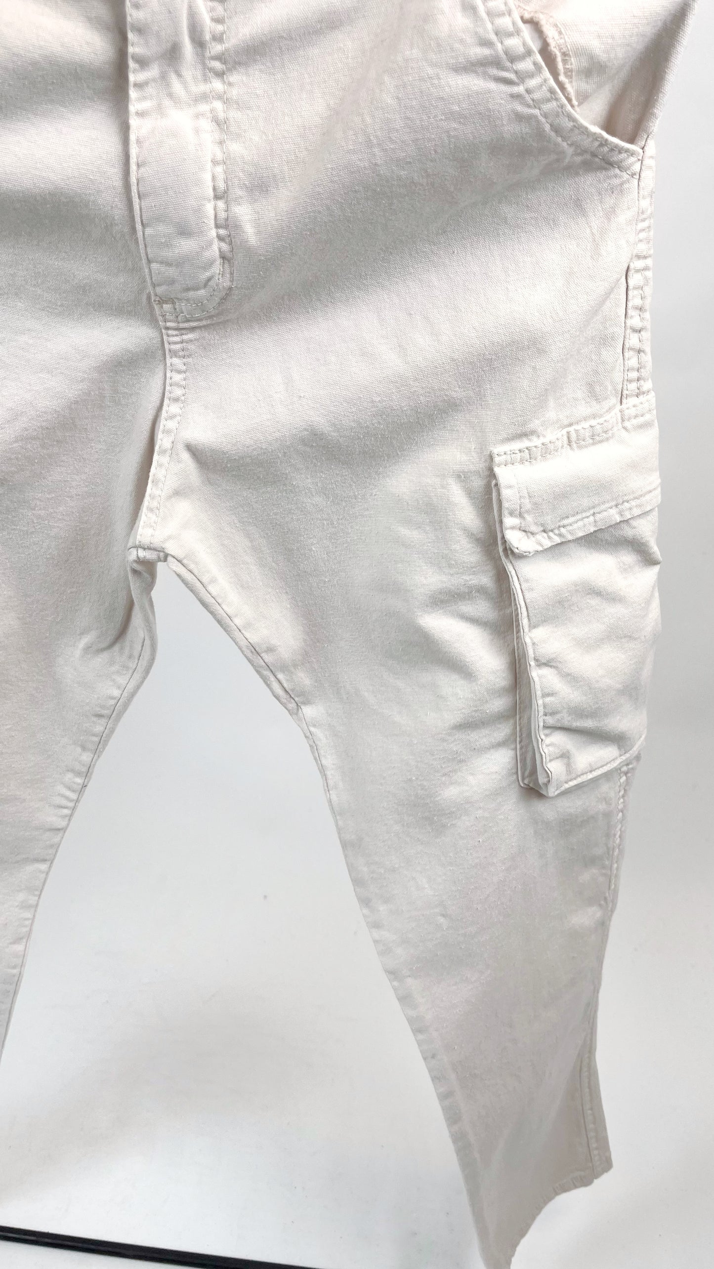 Jean cargo FIT NEW gabardina color arena
