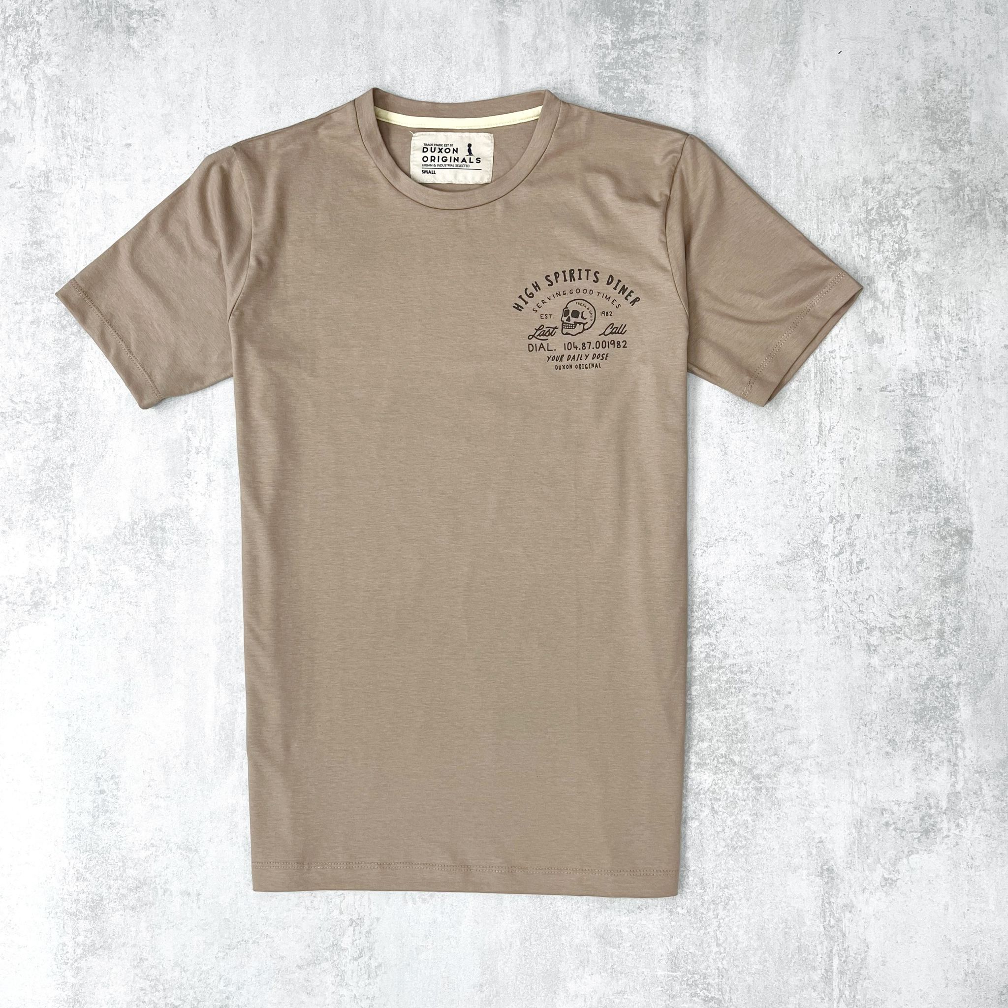 FLASH SALE 🔥🔥REMERA DOBLE ESTAMPA "HIGH SPIRITS DINER" COLOR TOSTADO