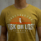 REMERA RISK OR LOST MOSTAZA