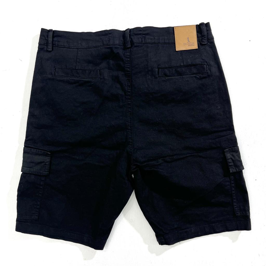 BERMUDA CARGO DE GABARDINA COLOR NEGRO