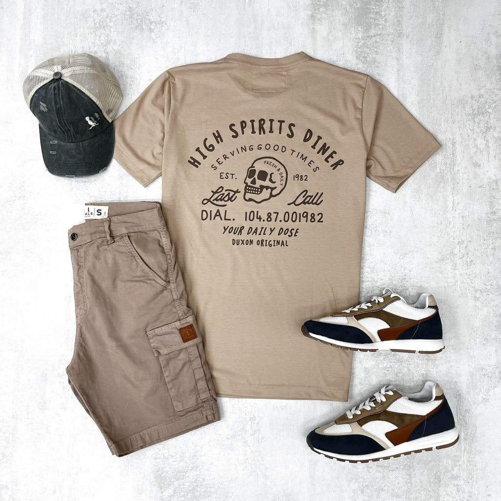 FLASH SALE 🔥🔥REMERA DOBLE ESTAMPA "HIGH SPIRITS DINER" COLOR TOSTADO