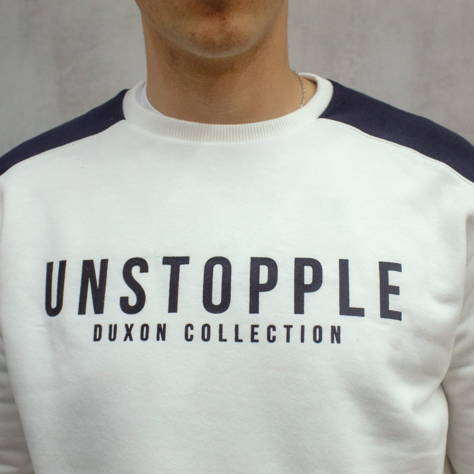FLASH SALE🔥🔥BUZO UNSTOPPLE BLANCO