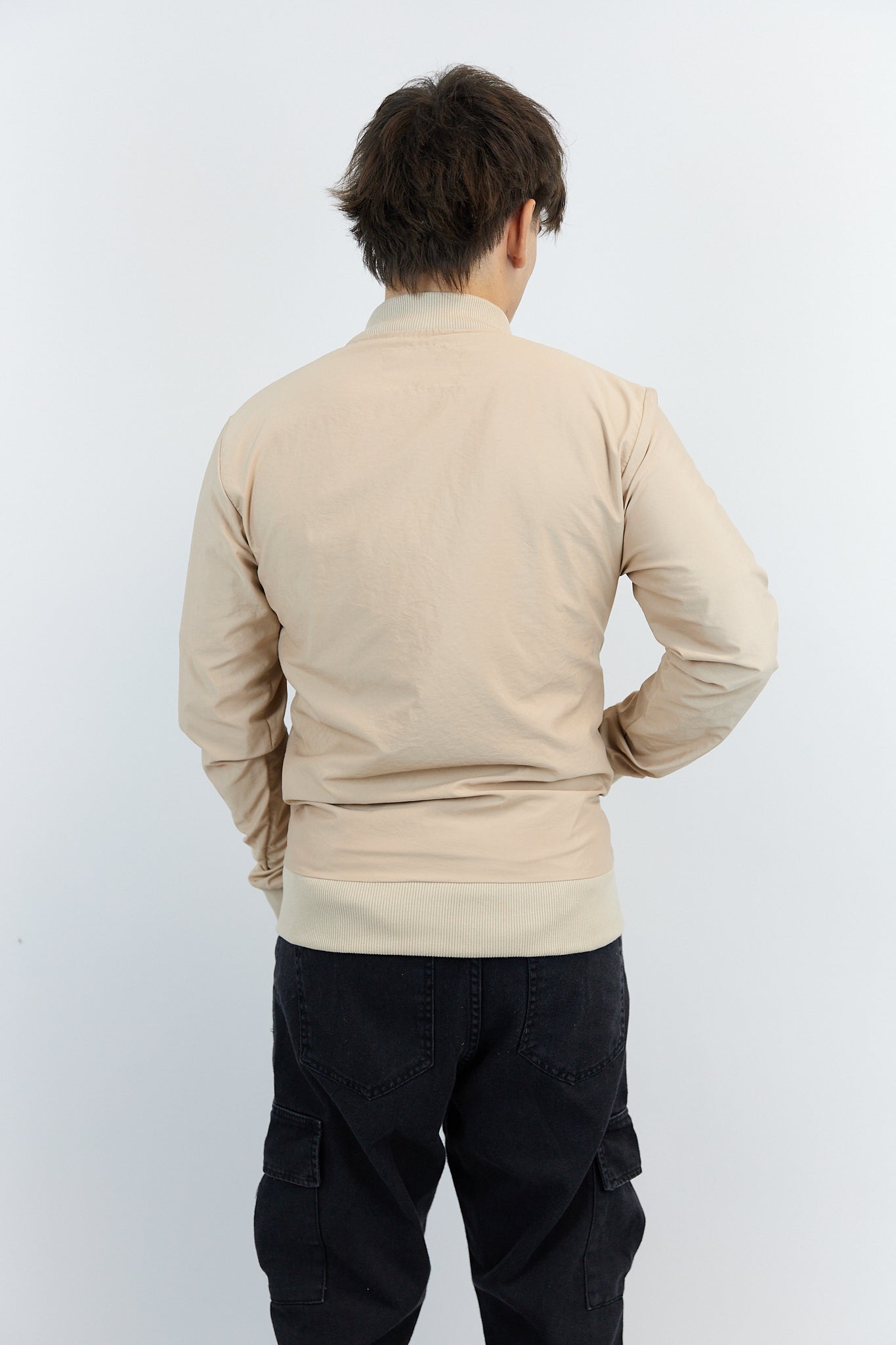 BOMBER DE NYLON COLOR BEIGE