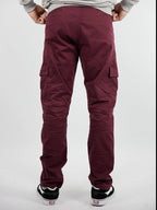 PANTALON CARGO EN GABARDINA BORDO