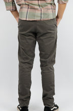 PANTALON DE VESTIR, COLOR VERDE
