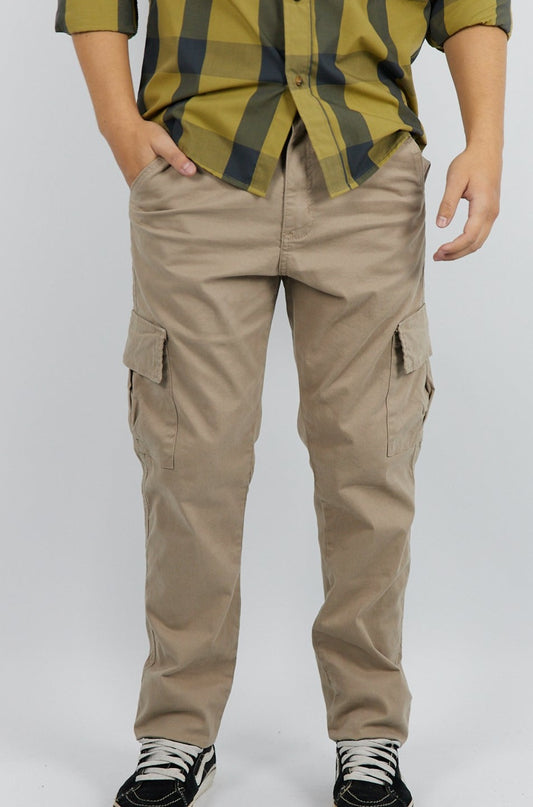 PANTALON CARGO EN GABARDINA CAQUI