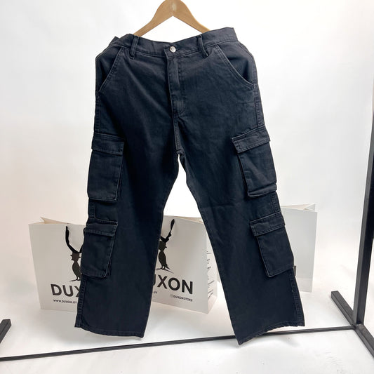 JEANS CARGO NEGRO, DOBLE BOLSILLO