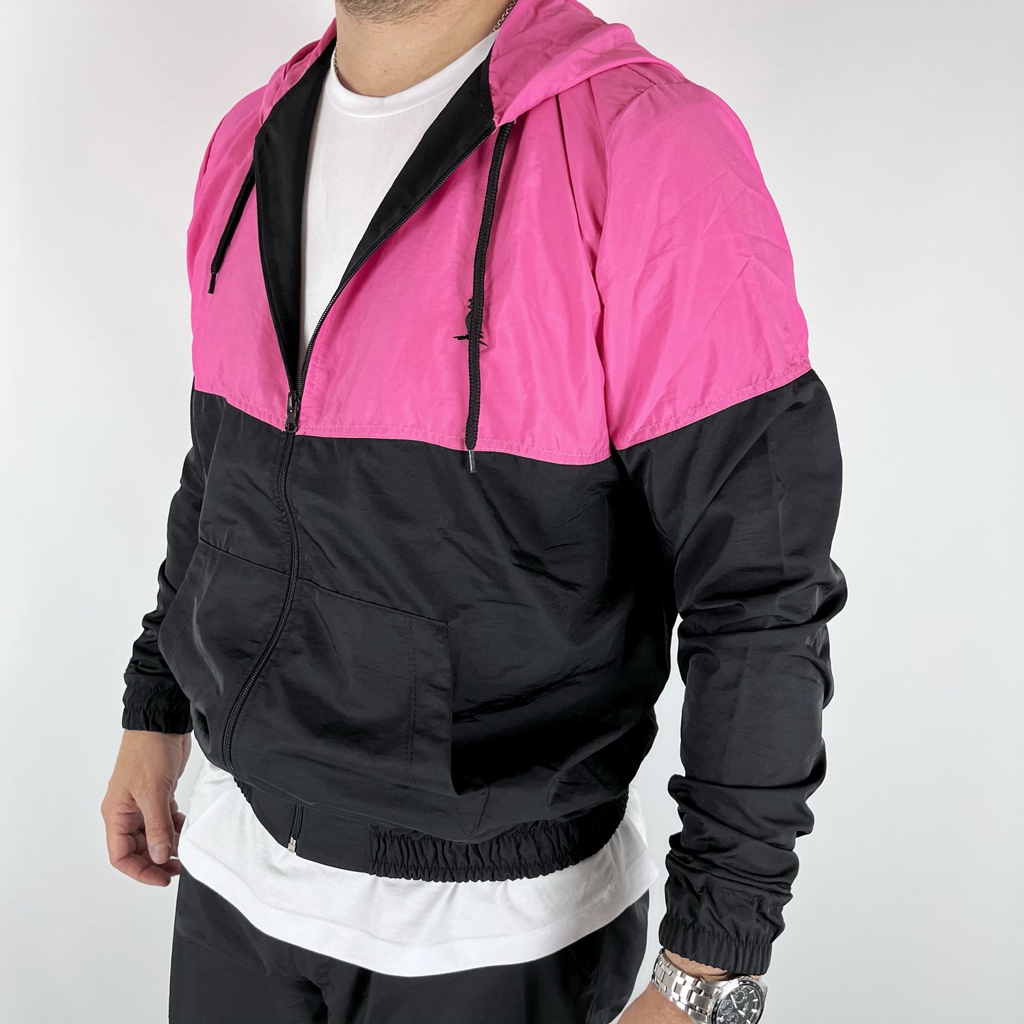 CAMPERA DE NYLON “GLAM” FUCSIA Y NEGRO