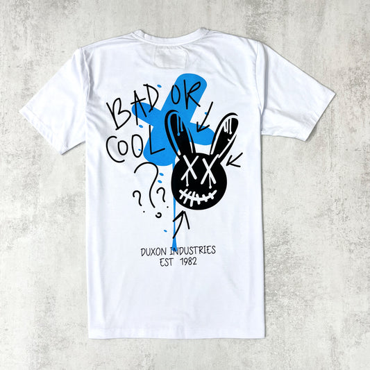 REMERA “BAD OR COOL” DOBLE ESTAMPA, COLOR BLANCO.