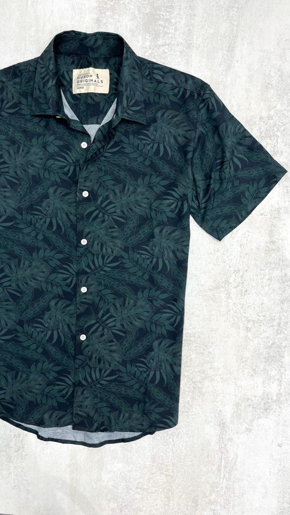FLASH SALE 🔥🔥CAMISA MANGA CORTA ESTAMPADA NEGRA Y VERDE ÚLTIMA TALLE L