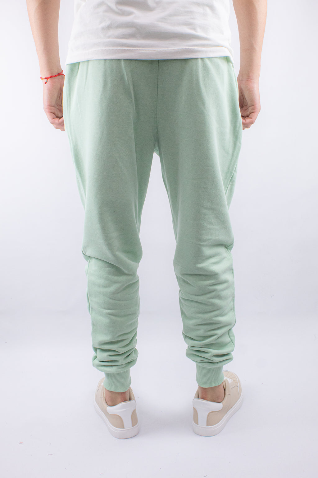 PANTALON JOGGER CON PUÑO VERDE CLARO