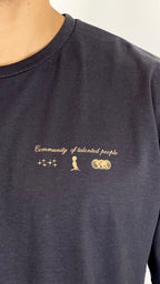 Remera doble estampa COMMUNITY OF