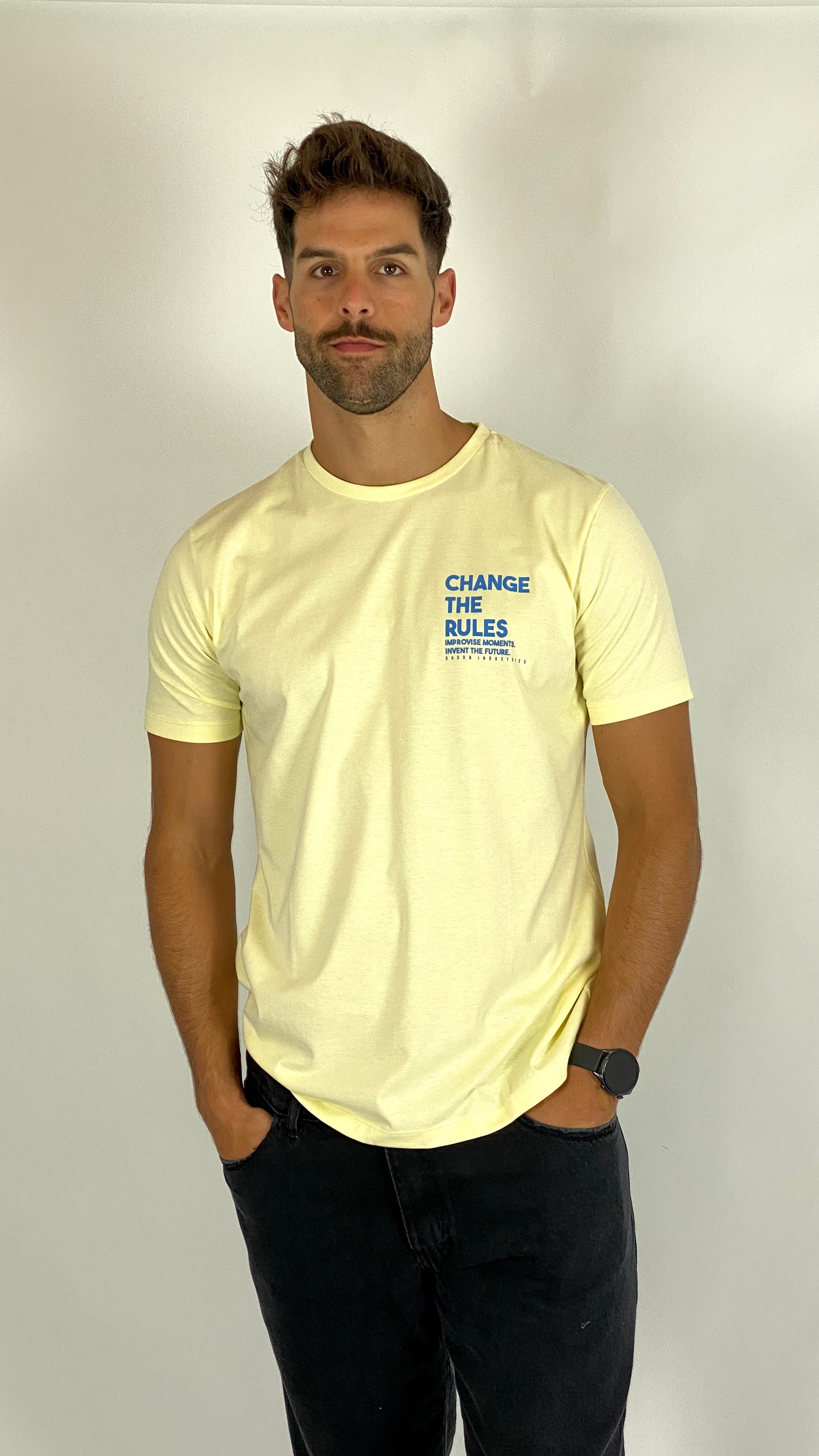 Remera doble estampa color amarillo suave