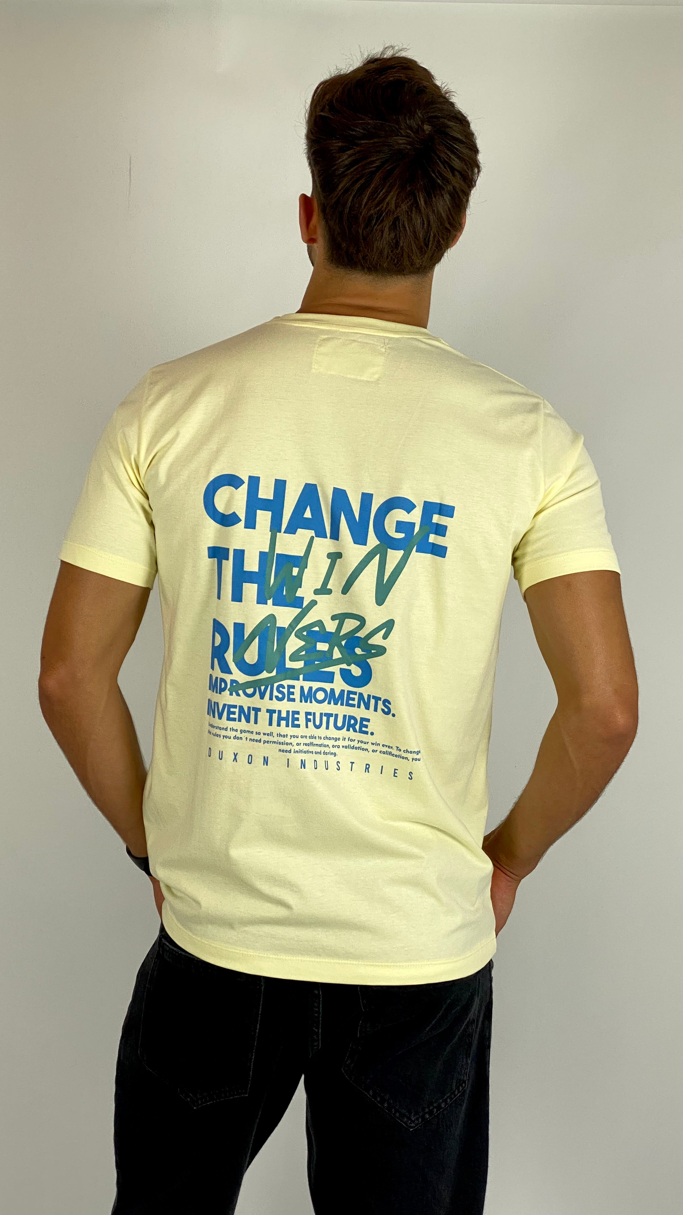 Remera doble estampa color amarillo suave