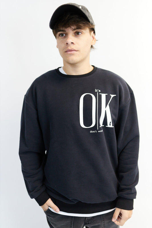BUZO OVERSIZE DOBLE ESTAMPA “IT’S OK” EN NEGRO