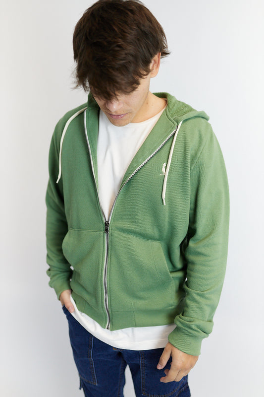 CAMPERA "DANKO" , CON CAPUCHA COLOR VERDE.