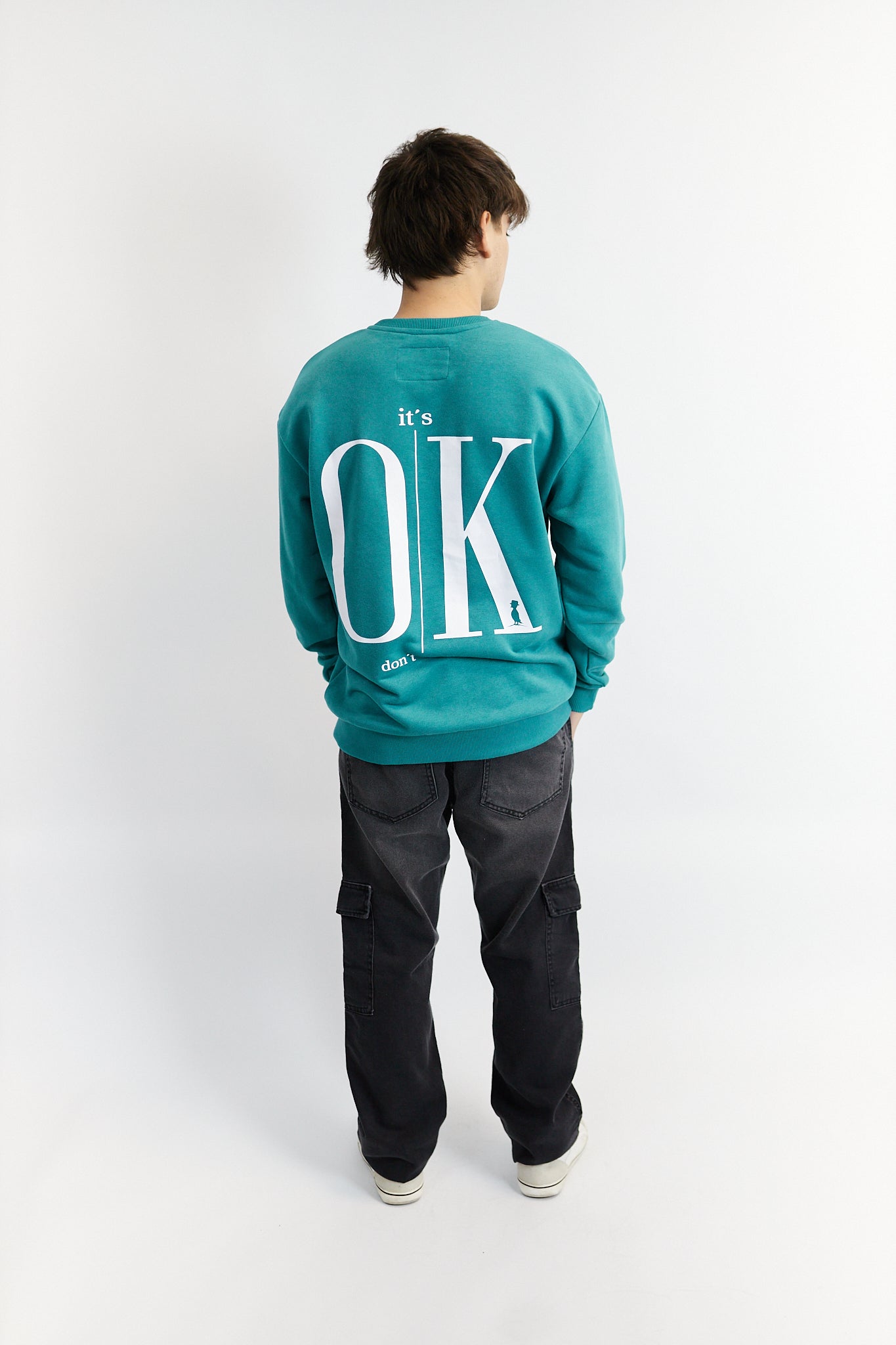 BUZO OVERSIZE DOBLE ESTAMPA “IT’S OK” VERDE INGLÉS.