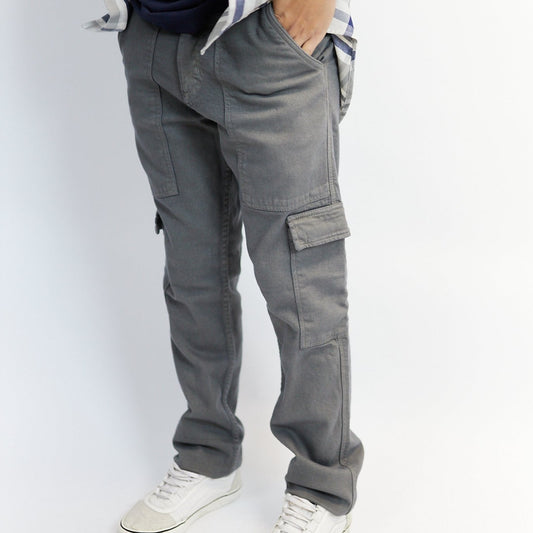 JEAN CARGO RECTO COLOR GRIS