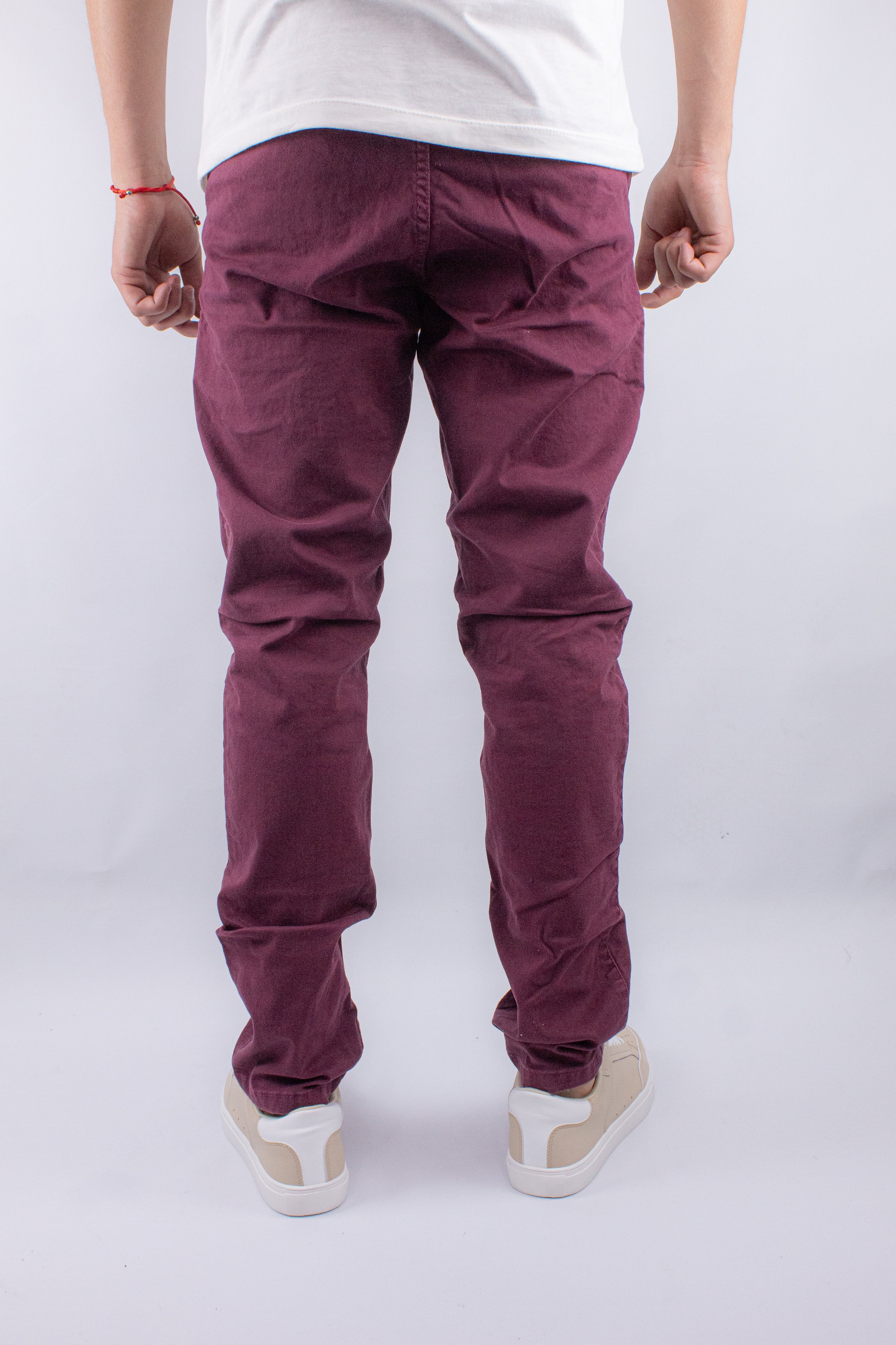 PANTALÓN DE VESTIR, COLOR BORDÓ.