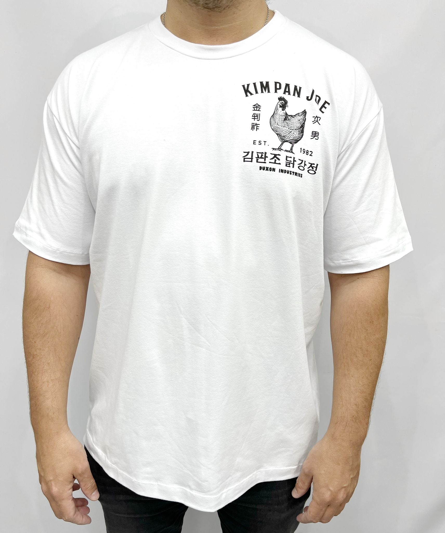 REMERA OVERSIZE, DOBLE ESTAMPA "KIM PAN JOE" BLANCA