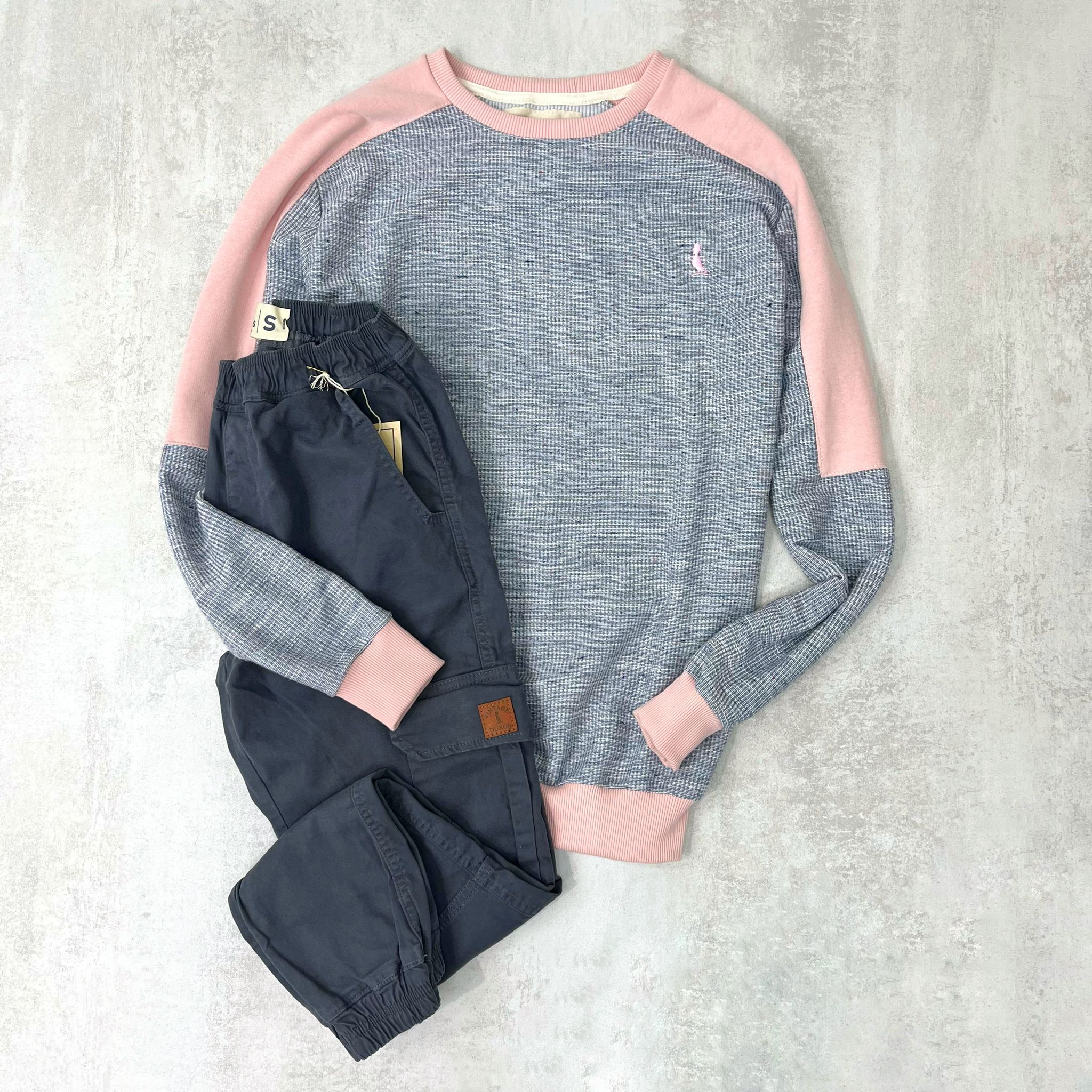 OUTLET⚠️BUZO RUSTICO GRIS CON ROSADO CLARO