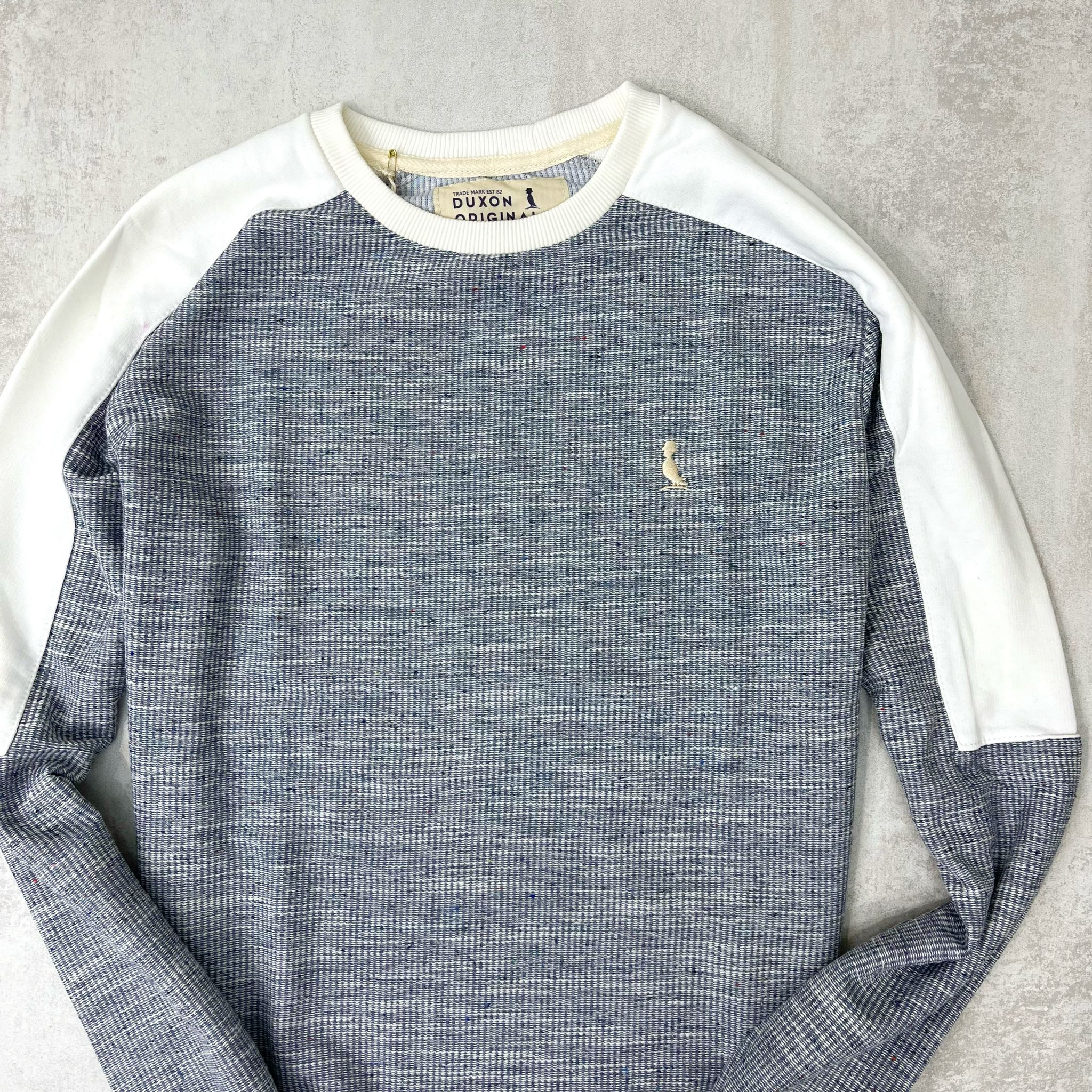 OUTLET⚠️BUZO RUSTICO GRIS CON BLANCO