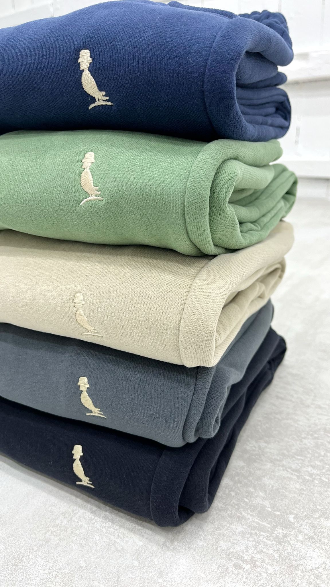 JOGGER BÁSICO COLOR VERDE OLIVA