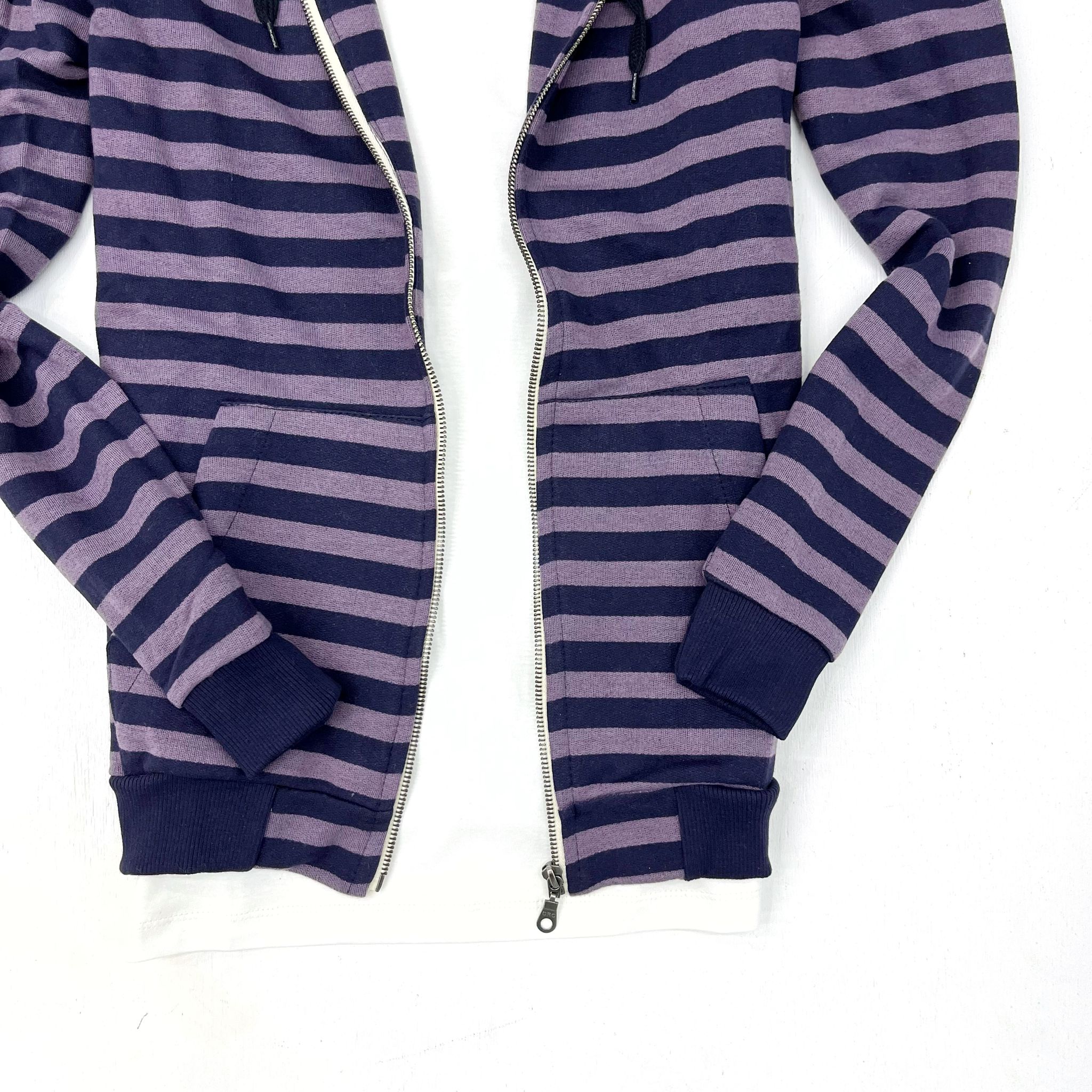 SALE‼️CAMPERA A RAYAS VIOLETA