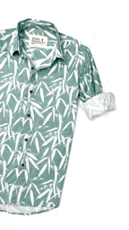 MEGA SALE 🔥CAMISA ESTAMPADA HOJAS VERDE
