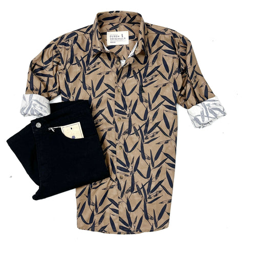 CAMISA ESTAMPADA HOJAS MARRON.