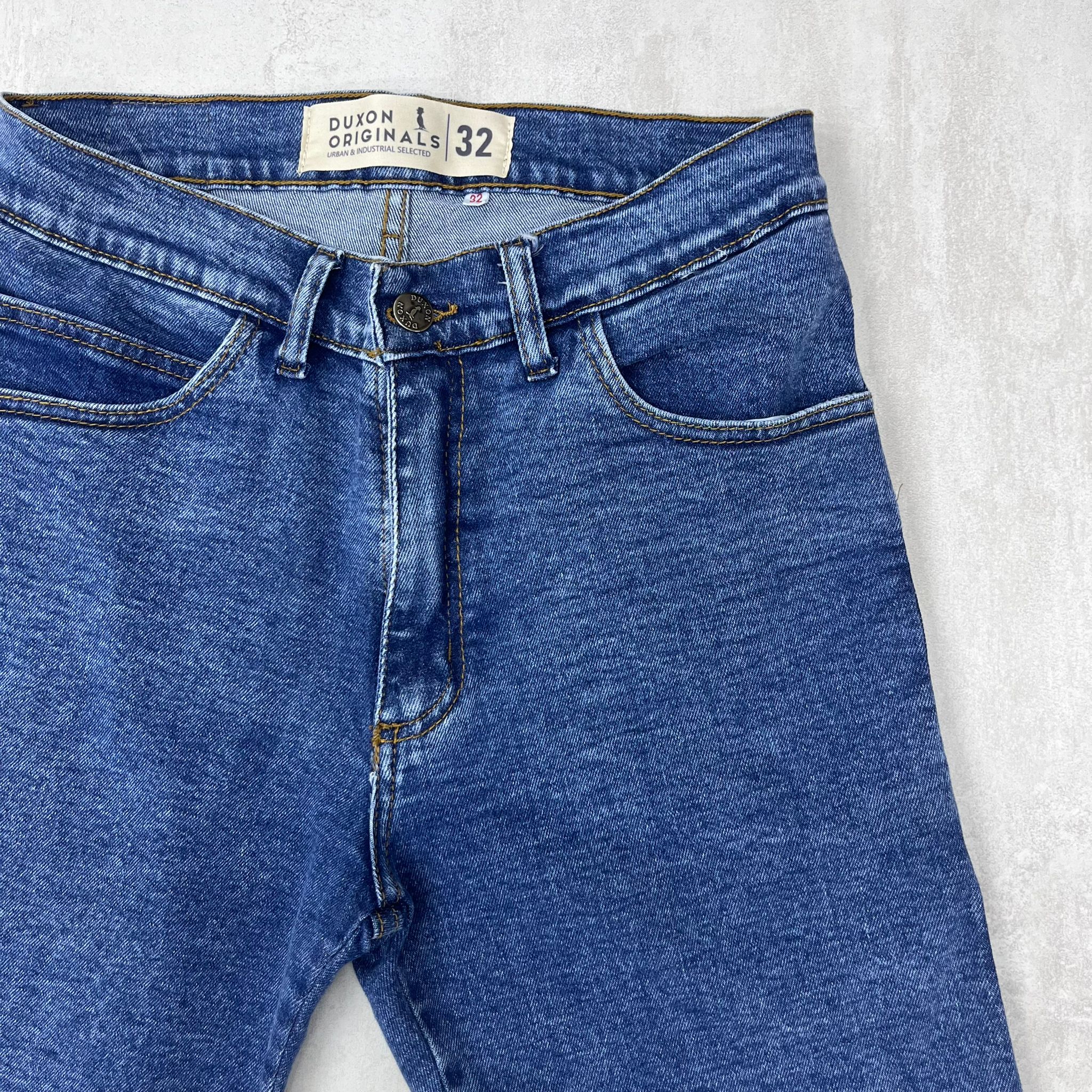 BERMUDA DE JEANS skinny COLOR AZUL